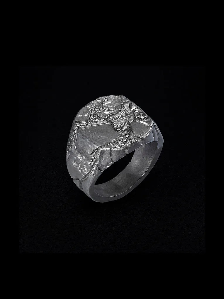 CRACKS RING